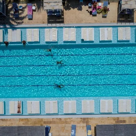 1 Bed In Cyprus * Trikomo