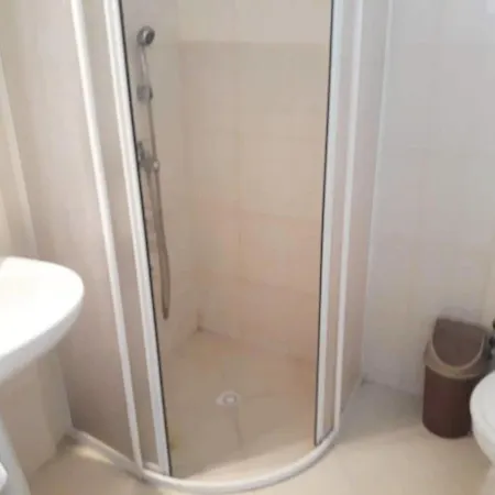 1 Bed In Cyprus * Trikomo