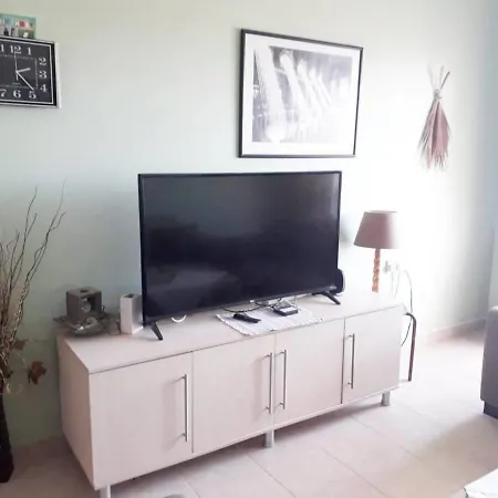1 Bed In Cyprus 아파트 Trikomo